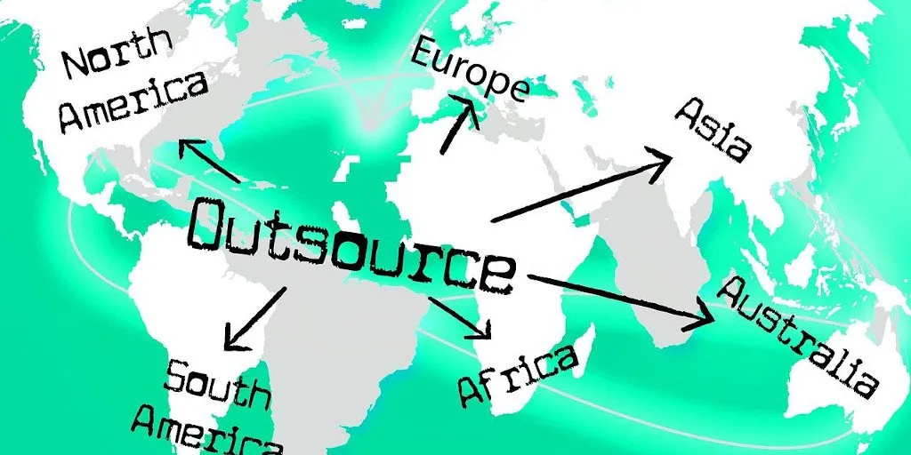 how-to-build-a-SaaS-product-outsource-or-not